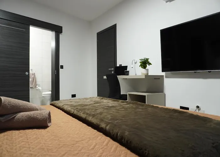 Cozy Private Room With Ensuite In Msida/Pieta - Near Valletta